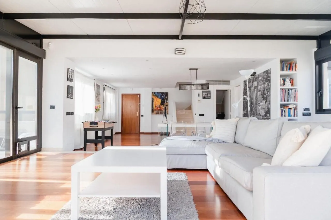 Piso De Lujo En Centro Santa Cruz. Apartamento