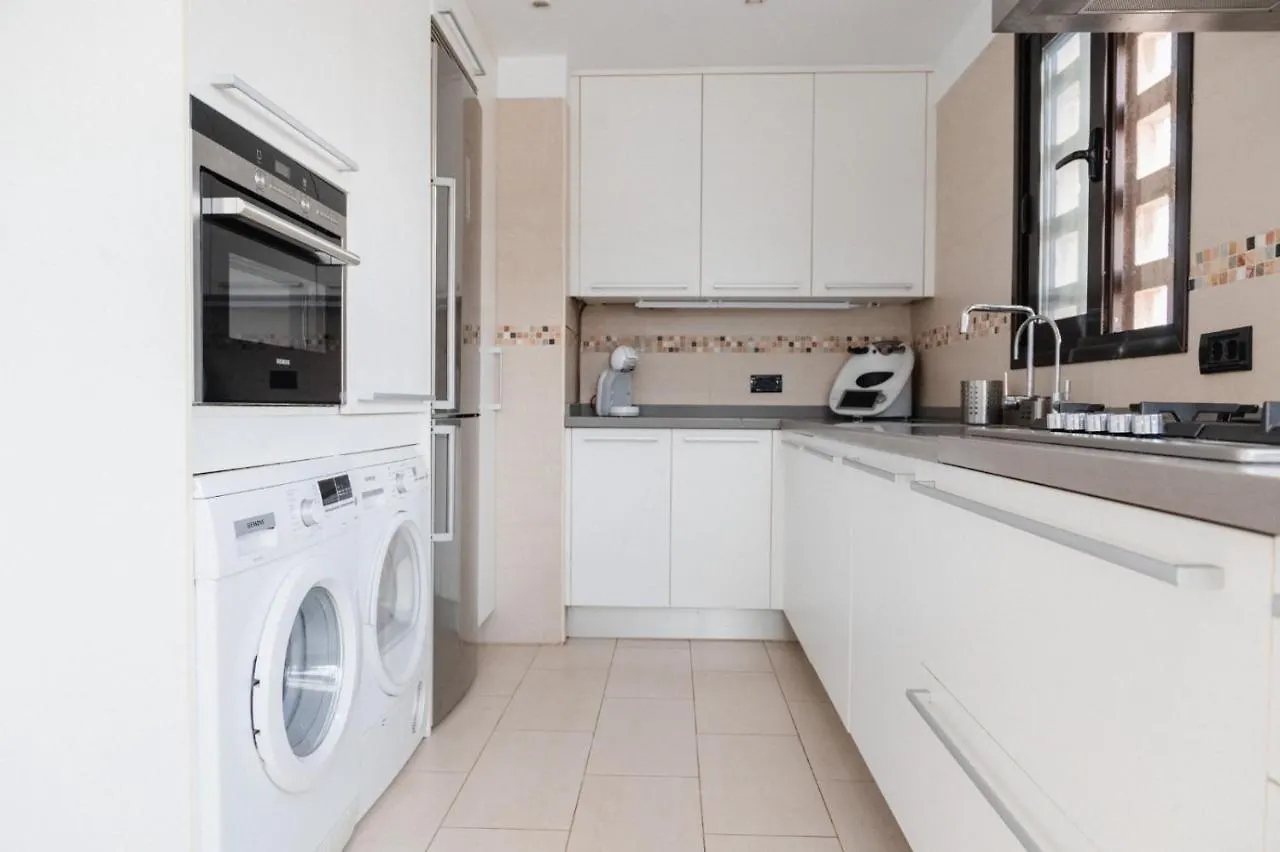 Piso De Lujo En Centro Santa Cruz. Apartamento