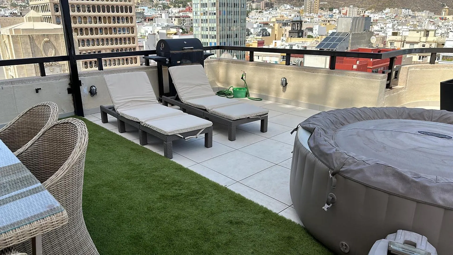 Piso De Lujo En Centro Santa Cruz. Apartamento