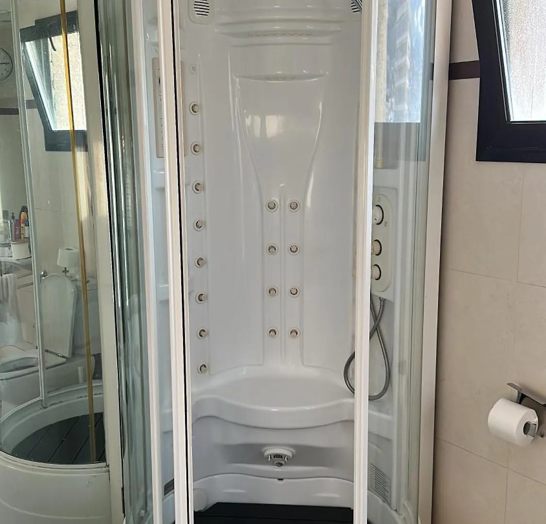 Piso De Lujo En Centro Santa Cruz. Apartamento